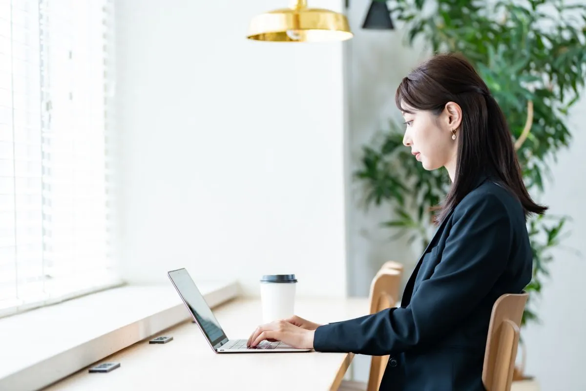 那覇市の就労支援事業所Work Gameの明るい作業スペース